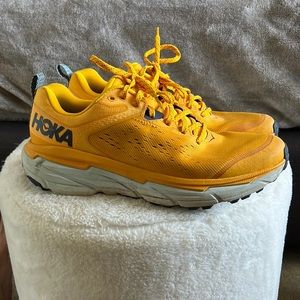 Hoka Challenger ATR size 9.5